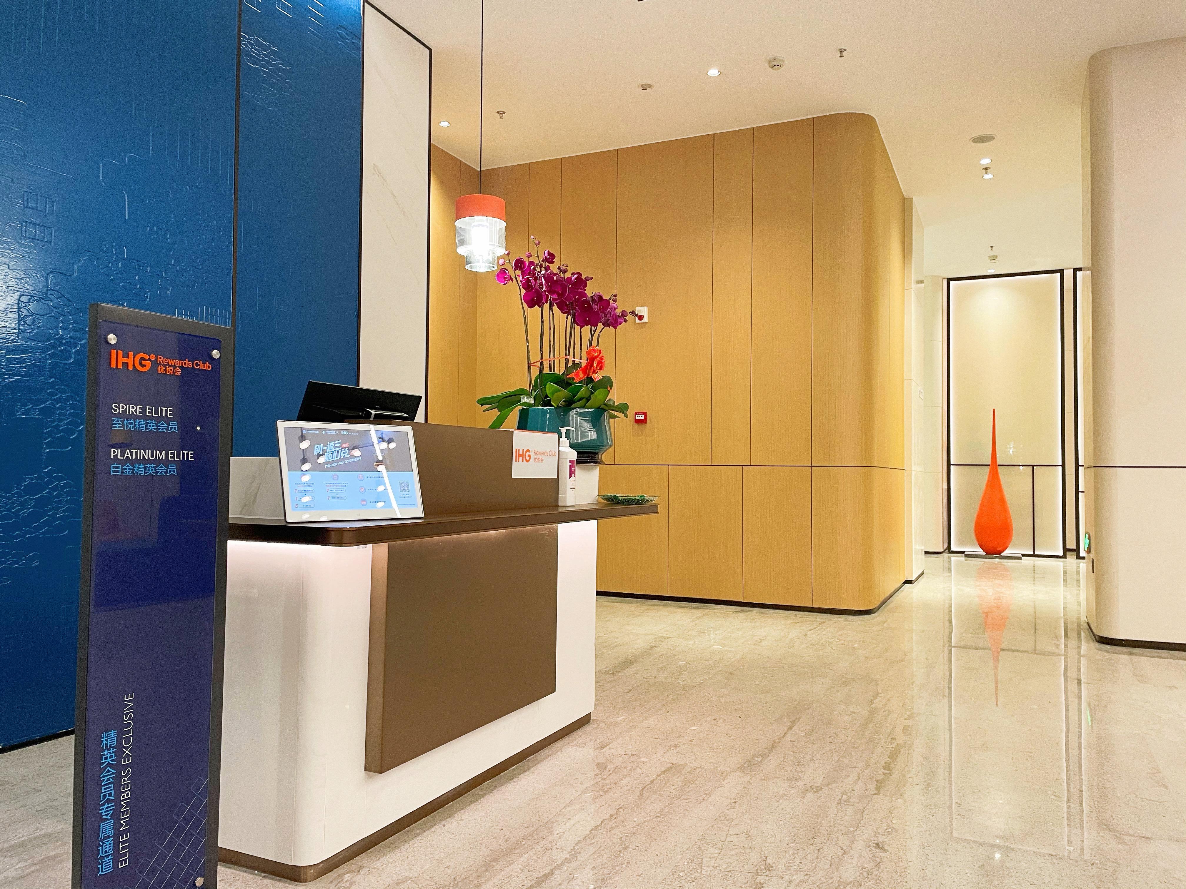 Holiday Inn Express Shenzhen Longhua By Ihg Eksteriør billede